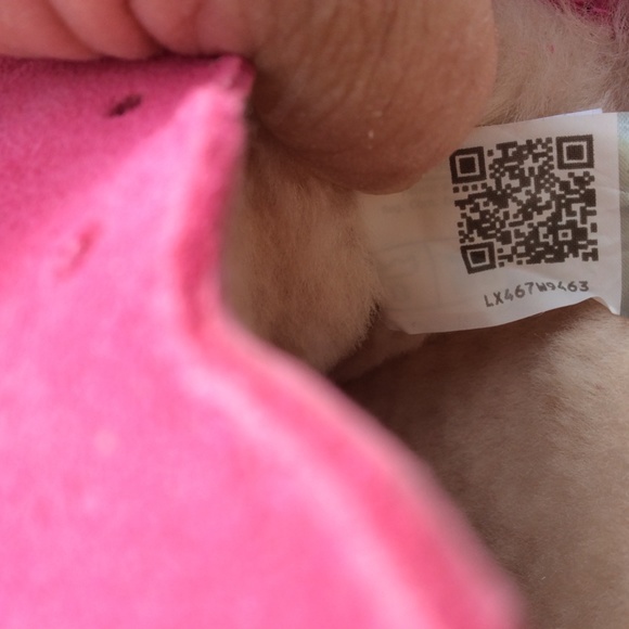 NIB! UGG Kids Classic Short - Picture 4 of 4